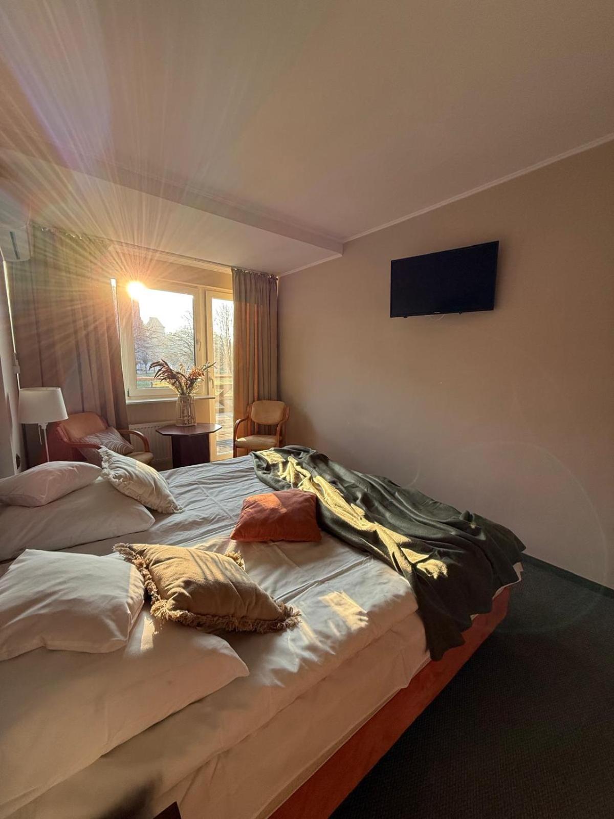 Hotel Kopernik Фромборк Экстерьер фото