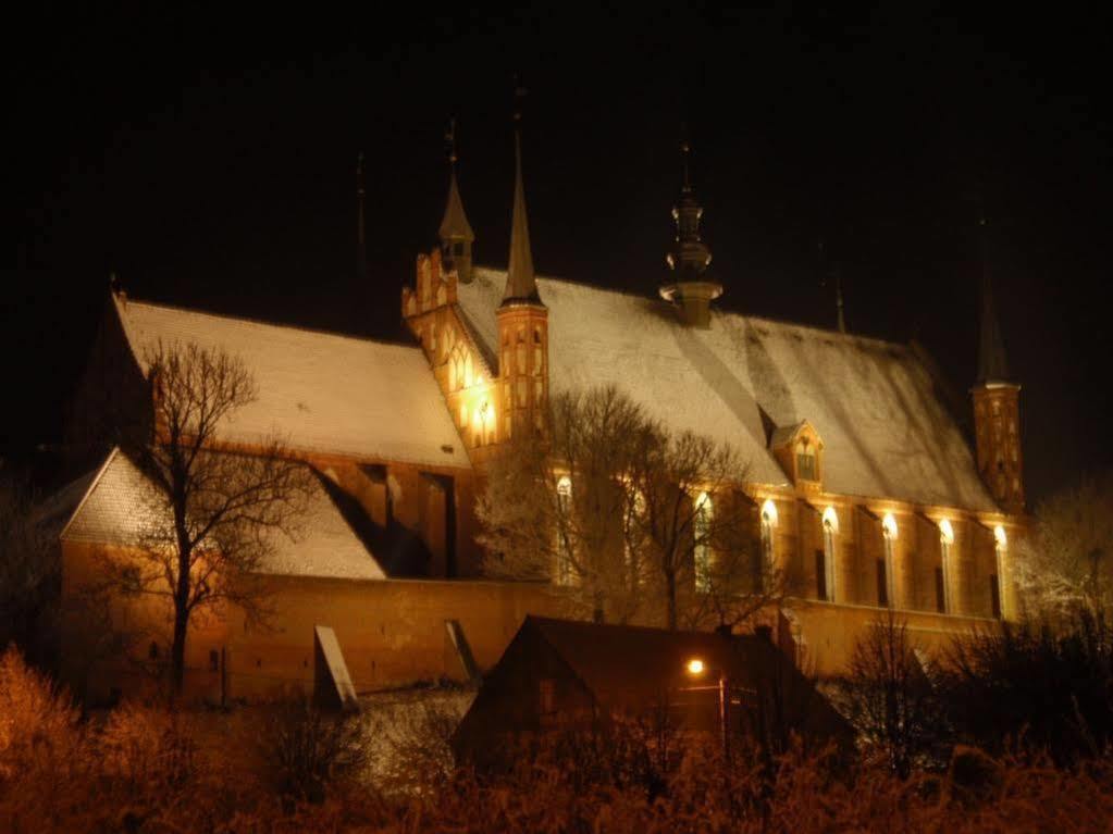 Hotel Kopernik Фромборк Экстерьер фото
